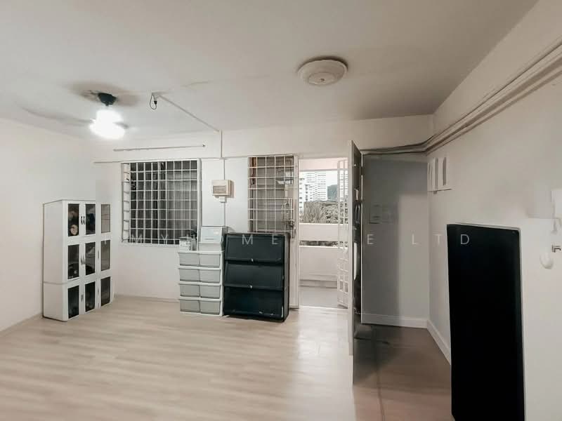 45 Telok Blangah Drive, 45 Telok Blangah Drive, 1 Bedroom, 484 sqft, HDB Flat For Sale, by EVON NG, 500177336 - Living Room - PropertyGuru.com.sg