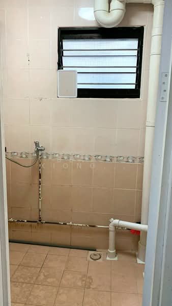 4 Bedok South Avenue 1, 4 Bedok South Avenue 1, Room Rental, 150 sqft, HDB Flat For Rent, by Betty Xiong Yan, 500177338 - Bathroom - PropertyGuru.com.sg