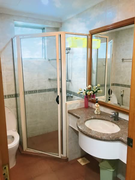 Guilin View, 20 Bukit Batok Street 52, Room Rental, 350 sqft, Condominium For Rent, by Muk M.H, 500177342 - Bathroom - PropertyGuru.com.sg