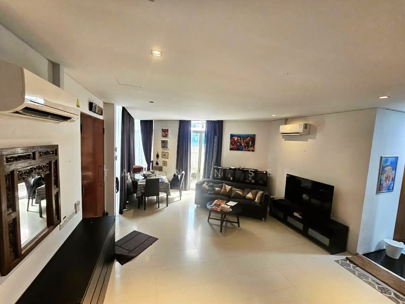 Hythe Road, Hythe Road, 3 Bedrooms, 2,565 sqft, Semi-Detached House For Rent, by Tan Nan See, 500177410 - Living Room - PropertyGuru.com.sg