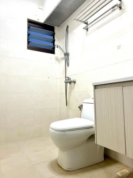 32 Eunos Crescent, 32 Eunos Crescent, 3 Bedrooms, 969 sqft, HDB Flat For Sale, by Lua Chong Teck, 500177421 - Bathroom - PropertyGuru.com.sg
