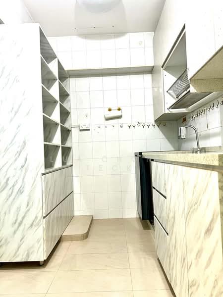 32 Eunos Crescent, 32 Eunos Crescent, 3 Bedrooms, 969 sqft, HDB Flat For Sale, by Lua Chong Teck, 500177421 - Kitchen - PropertyGuru.com.sg