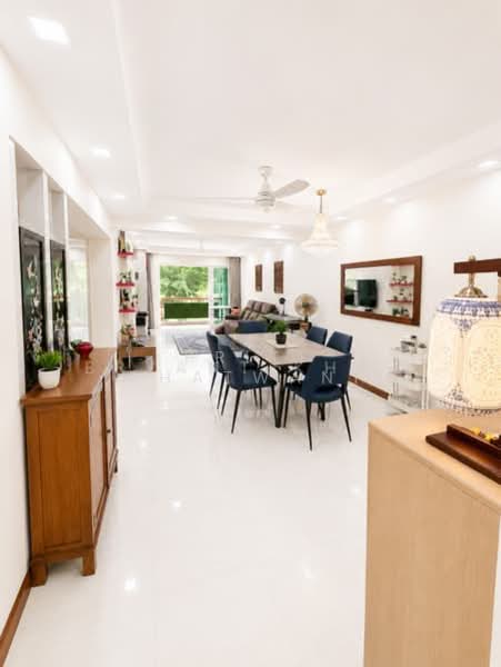 Melville Park, 24 Simei Street 1, 3 Bedrooms, 1,313 sqft, Condominium For Sale, by Priti Khatwani, 500177445 - Living Room - PropertyGuru.com.sg
