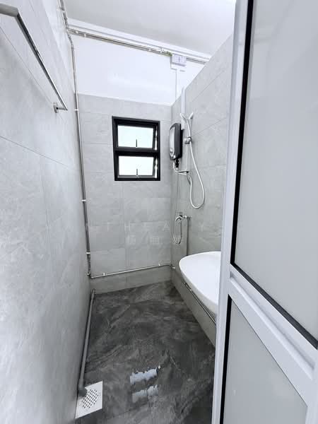 123 Kitchener road walk up near mrt, Kitchener road, 8 Bedrooms, 1,670 sqft, Walk-up Apartment For Rent, by Anthea Yeo 杨丽娇, 500177464 - Bathroom - PropertyGuru.com.sg