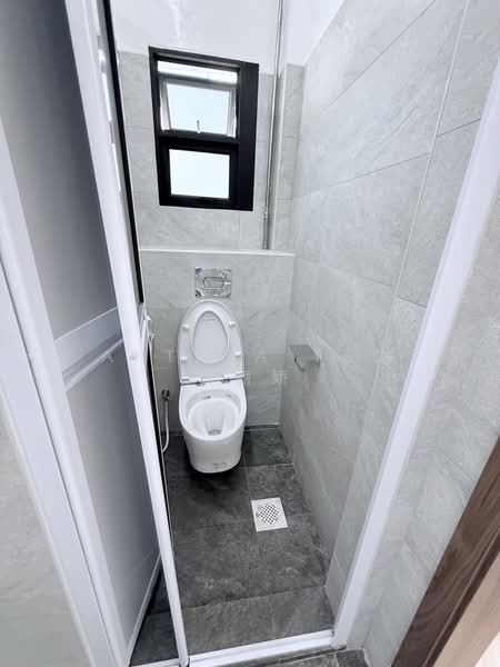 123 Kitchener road walk up near mrt, Kitchener road, 8 Bedrooms, 1,670 sqft, Walk-up Apartment For Rent, by Anthea Yeo 杨丽娇, 500177464 - Bathroom - PropertyGuru.com.sg