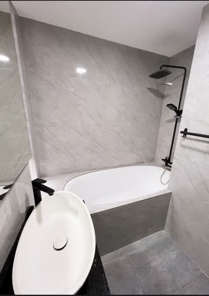 Loyang Valley, 200 Loyang Avenue, Room Rental, 150 sqft, Condominium For Rent, by Daryl Wong, 500177469 - Bathroom - PropertyGuru.com.sg