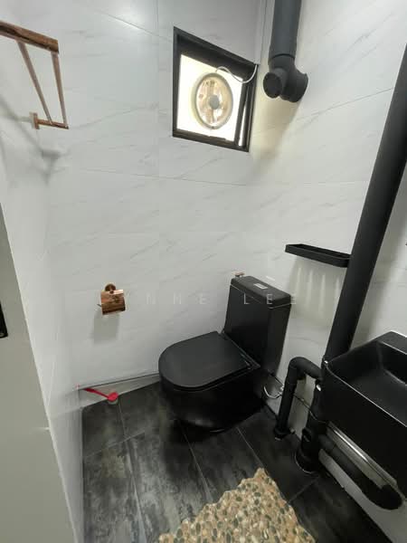 61 Telok Blangah Heights, 61 Telok Blangah Heights, 3 Bedrooms, 721 sqft, HDB Flat For Sale, by Lynne Lee, 500177472 - Bathroom - PropertyGuru.com.sg