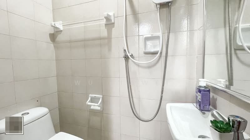 The Sterling, 1001 Bukit Timah Road, Room Rental, 80 sqft, Condominium For Rent, by Wu JiaWei, 500177482 - Bathroom 2 - PropertyGuru.com.sg