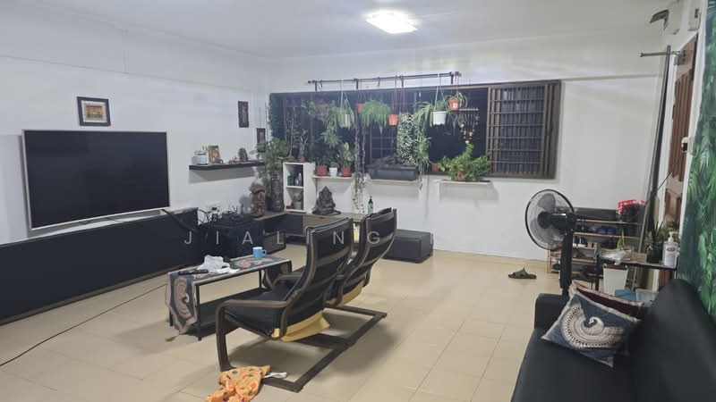414 Jurong West Street 42, 414 Jurong West Street 42, 2 Bedrooms, 1,108 sqft, HDB Flat For Rent, by Jialing Kho, 500177484 - Living Room - PropertyGuru.com.sg