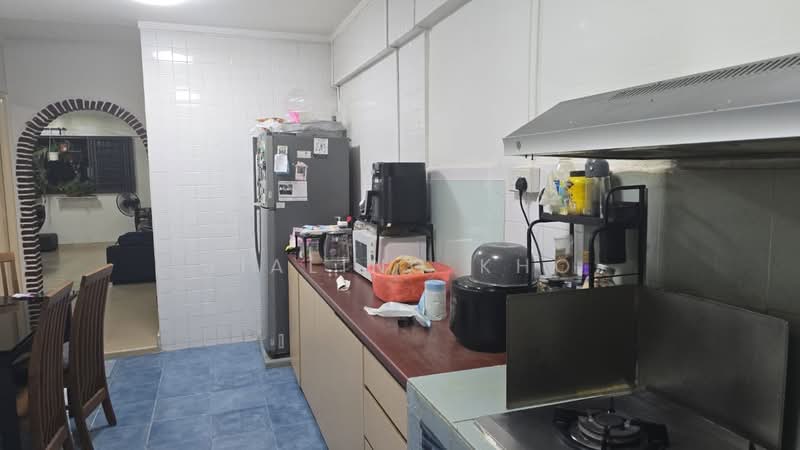 414 Jurong West Street 42, 414 Jurong West Street 42, 2 Bedrooms, 1,108 sqft, HDB Flat For Rent, by Jialing Kho, 500177484 - Kitchen - PropertyGuru.com.sg