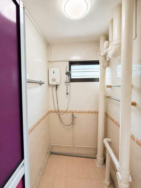 53 Sims Place, 53 Sims Place, 2 Bedrooms, 818 sqft, HDB Flat For Rent, by Joseph Ng 黄德顺, 500177493 - Bathroom - PropertyGuru.com.sg
