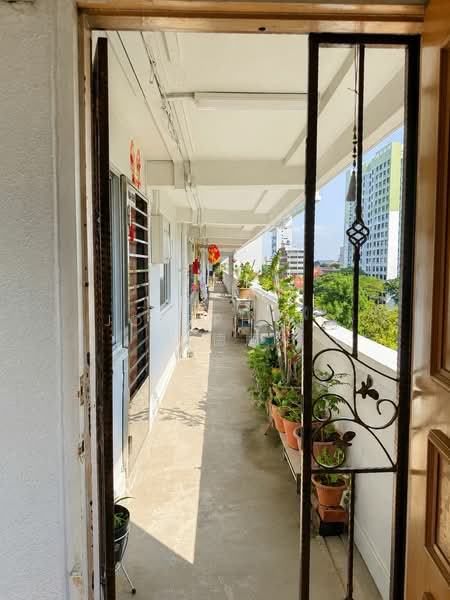 53 Sims Place, 53 Sims Place, 2 Bedrooms, 818 sqft, HDB Flat For Rent, by Joseph Ng 黄德顺, 500177493 - Corridor - PropertyGuru.com.sg