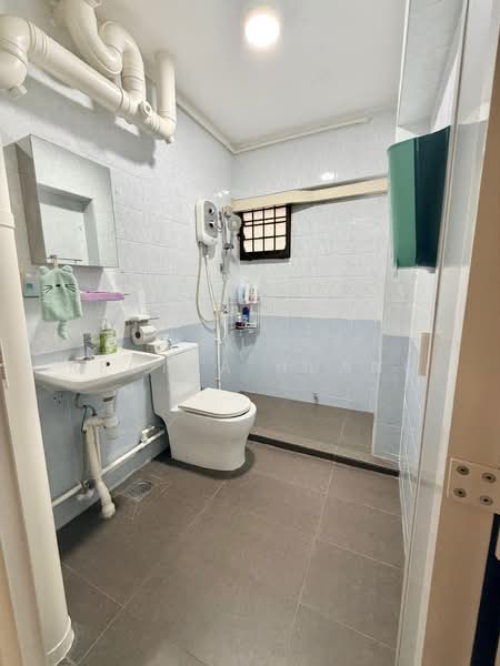 763 Bedok Reservoir View, 763 Bedok Reservoir View, Room Rental, 130 sqft, HDB Flat For Rent, by Regina Huang, 500177502 - Bathroom - PropertyGuru.com.sg