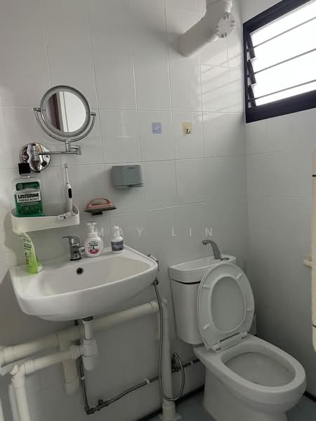 770 Bedok Reservoir View, 770 Bedok Reservoir View, Room Rental, 150 sqft, HDB Flat For Rent, by May Lin, 500177507 - Bathroom - PropertyGuru.com.sg