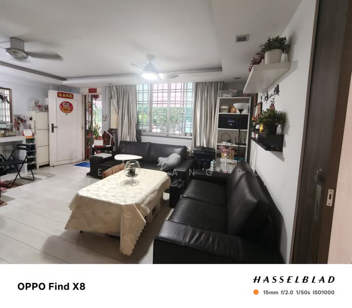 717 Yishun Street 71, 717 Yishun Street 71, 3 Bedrooms, 904 sqft, HDB Flat For Sale, by Kelly Ang PC, 500177519 - Living Room - PropertyGuru.com.sg
