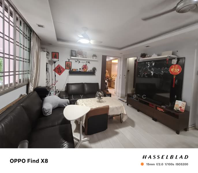 717 Yishun Street 71, 717 Yishun Street 71, 3 Bedrooms, 904 sqft, HDB Flat For Sale, by Kelly Ang PC, 500177519 - Living Room - PropertyGuru.com.sg