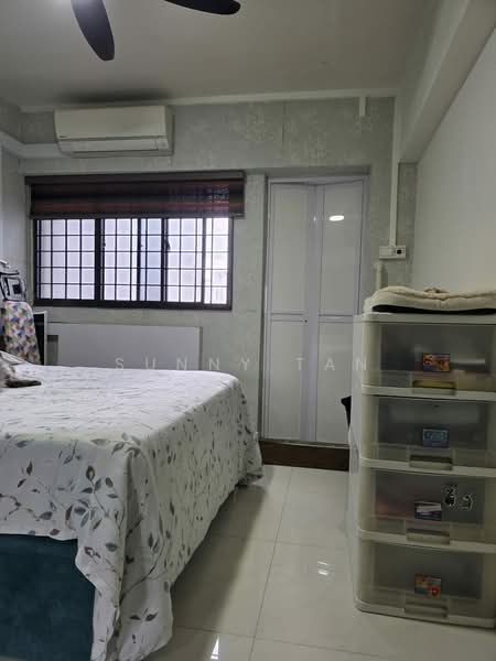 241 Hougang Street 22, 241 Hougang Street 22, 2 Bedrooms, 791 sqft, HDB Flat For Sale, by Sunny Tan, 500177530 - Bedroom - PropertyGuru.com.sg