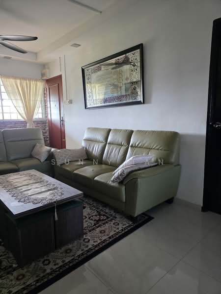 241 Hougang Street 22, 241 Hougang Street 22, 2 Bedrooms, 791 sqft, HDB Flat For Sale, by Sunny Tan, 500177530 - Living Room - PropertyGuru.com.sg