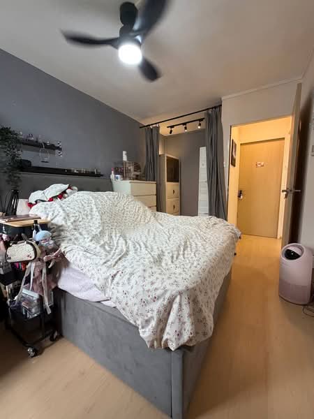 128 Ang Mo Kio Avenue 3, 128 Ang Mo Kio Avenue 3, 2 Bedrooms, 721 sqft, HDB Flat For Sale, by Abel Tan, 500177532 - Master Bedroom - PropertyGuru.com.sg