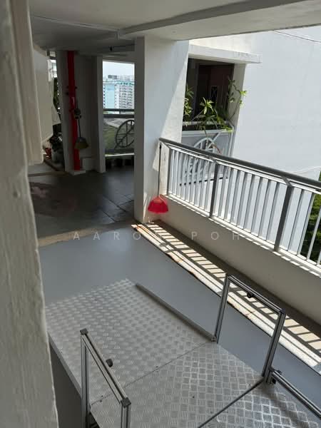 33 Bedok South Avenue 2, 33 Bedok South Avenue 2, 3 Bedrooms, 915 sqft, HDB Flat For Sale, by Aaron Poh, 500177540 - PropertyGuru.com.sg
