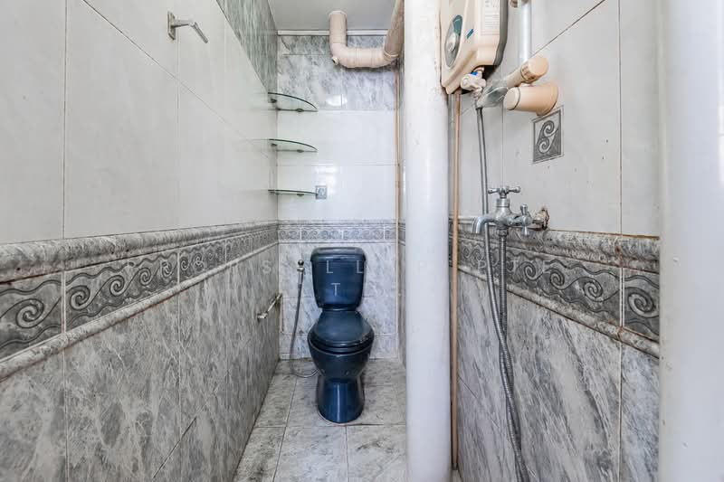 22 Havelock Road, 22 Havelock Road, 2 Bedrooms, 689 sqft, HDB Flat For Sale, by Don Png, 500177572 - Bathroom - PropertyGuru.com.sg