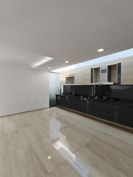 Terrace at Jalan Elok Orchard, Jalan Elok, Orchard / River Valley, 4 Bedrooms, 3,195 sqft, Terraced House For Sale, by Thomas Siah, 500177574 - Kitchen - PropertyGuru.com.sg