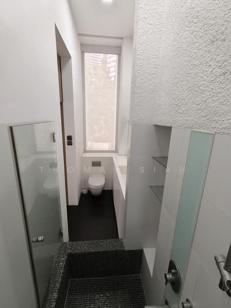 Terrace at Jalan Elok Orchard, Jalan Elok, Orchard / River Valley, 4 Bedrooms, 3,195 sqft, Terraced House For Sale, by Thomas Siah, 500177574 - Bathroom - PropertyGuru.com.sg