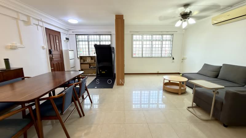 642 Yishun Street 61, 642 Yishun Street 61, 3 Bedrooms, 1,119 sqft, HDB Flat For Rent, by Jason Lim, 500177576 - Living Room - PropertyGuru.com.sg