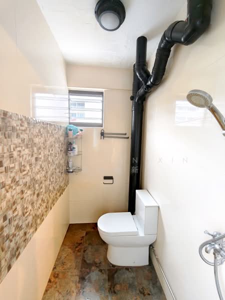 171 Bishan Street 13, 171 Bishan Street 13, 2 Bedrooms, 689 sqft, HDB Flat For Rent, by Sito Jian Xin 司徒健新, 500177578 - Bathroom - PropertyGuru.com.sg