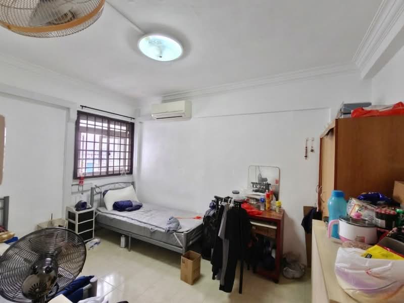 4 Lorong Lew Lian, 4 Lorong Lew Lian, 2 Bedrooms, 785 sqft, HDB Flat For Sale, by Aaron Lin, 500177588 - Bedroom - PropertyGuru.com.sg