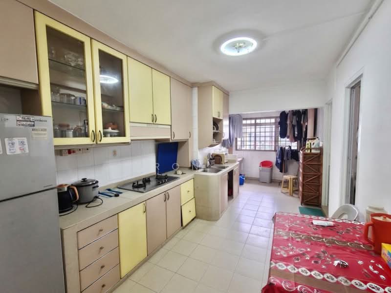 4 Lorong Lew Lian, 4 Lorong Lew Lian, 2 Bedrooms, 785 sqft, HDB Flat For Sale, by Aaron Lin, 500177588 - Kitchen - PropertyGuru.com.sg