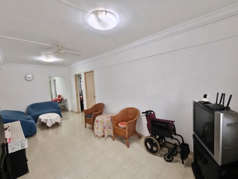 4 Lorong Lew Lian, 4 Lorong Lew Lian, 2 Bedrooms, 785 sqft, HDB Flat For Sale, by Aaron Lin, 500177588 - Living Room - PropertyGuru.com.sg