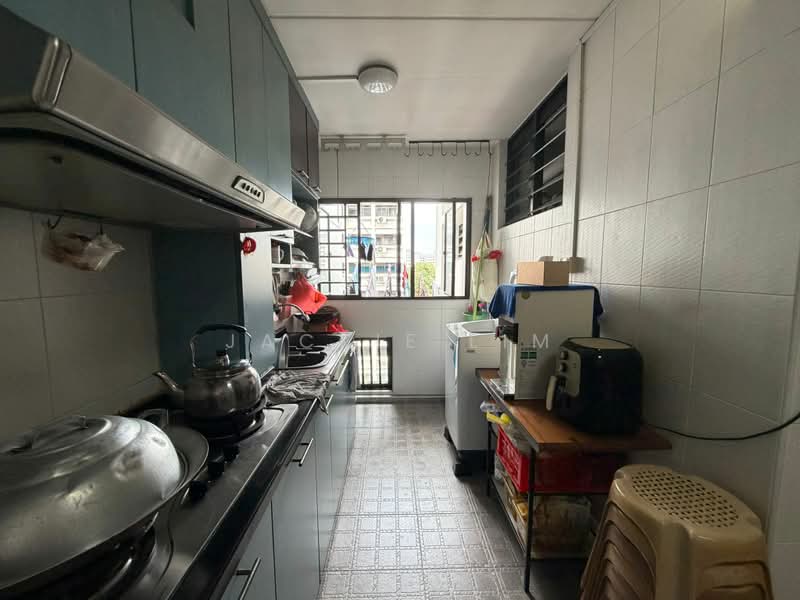 678 Woodlands Avenue 6, 678 Woodlands Avenue 6, 3 Bedrooms, 1,334 sqft, HDB Flat For Sale, by Jackie Lim, 500177594 - Kitchen - PropertyGuru.com.sg