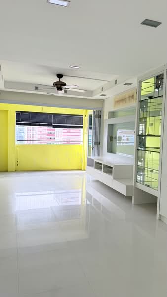 507 Serangoon North Avenue 4, 507 Serangoon North Avenue 4, 3 Bedrooms, 1,291 sqft, HDB Flat For Sale, by Jenny Lalla Lee, 500177625 - Living Room - PropertyGuru.com.sg