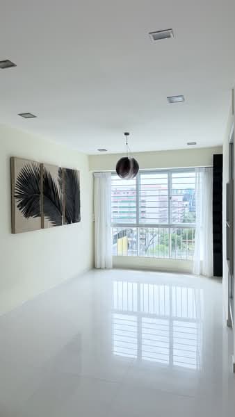 507 Serangoon North Avenue 4, 507 Serangoon North Avenue 4, 3 Bedrooms, 1,291 sqft, HDB Flat For Sale, by Jenny Lalla Lee, 500177625 - Dining Area / Study Room - PropertyGuru.com.sg