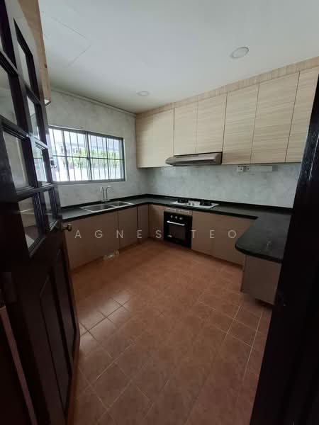 Westwood Park, Westwood Crescent, 4 Bedrooms, 3,000 sqft, Terraced House For Rent, by Agnes Teo, 500177640 - Kitchen - PropertyGuru.com.sg