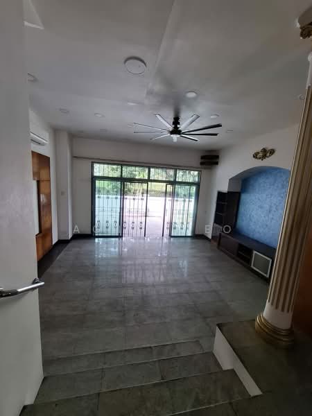 Westwood Park, Westwood Crescent, 4 Bedrooms, 3,000 sqft, Terraced House For Rent, by Agnes Teo, 500177640 - Living Room - PropertyGuru.com.sg