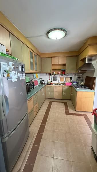 325 Jurong East Street 31, 325 Jurong East Street 31, 3 Bedrooms, 1,517 sqft, HDB Flat For Sale, by Liew Wenzheng, 500177646 - Kitchen - PropertyGuru.com.sg