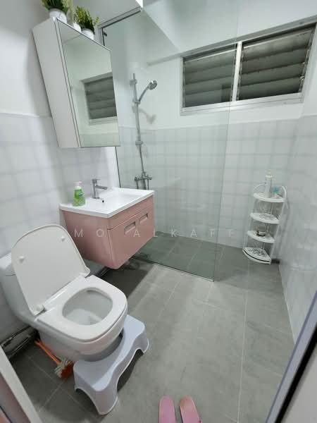 450 Pasir Ris Drive 6, 450 Pasir Ris Drive 6, 3 Bedrooms, 1,100 sqft, HDB Flat For Rent, by Mo Alkaff, 500177666 - Bathroom - PropertyGuru.com.sg