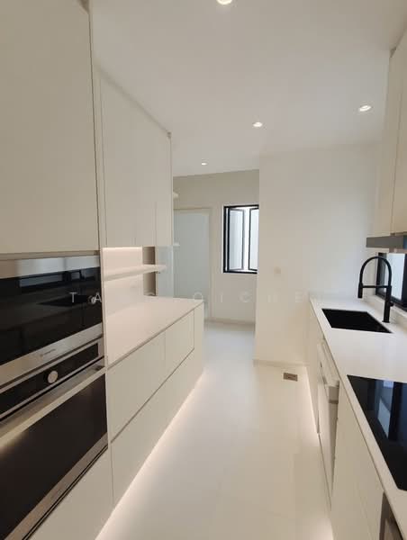 The Sterling, 1001 Bukit Timah Road, 2 Bedrooms, 1,001 sqft, Condominium For Rent, by Tang Qichen, 500177680 - Kitchen - PropertyGuru.com.sg