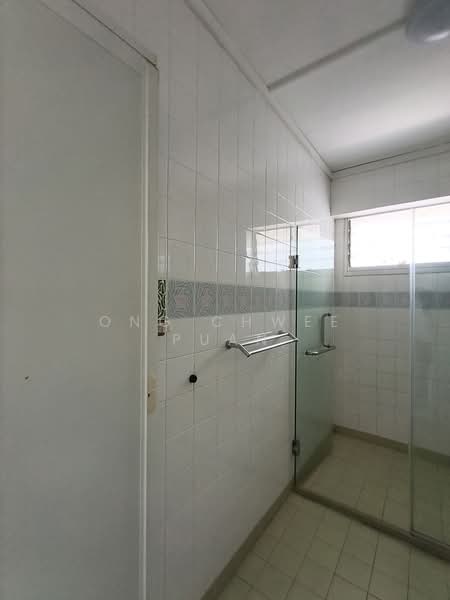 510 Pasir Ris Street 52, 510 Pasir Ris Street 52, 4 Bedrooms, 1,572 sqft, HDB Flat For Sale, by Ong Chwee Puan, 500177692 - Bathroom - PropertyGuru.com.sg