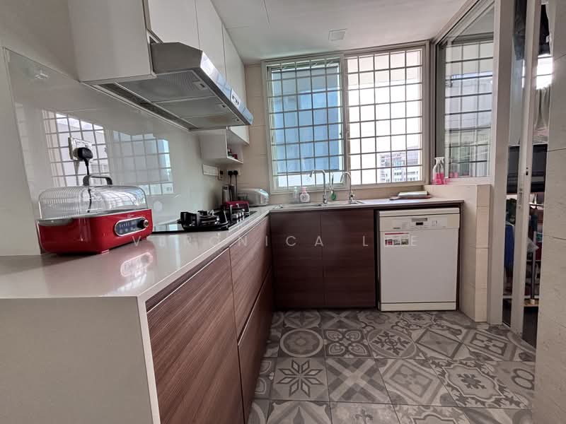 Gardenvista, 960 Dunearn Road, 3 Bedrooms, 1,130 sqft, Condominium For Sale, by Veronica Lee, 500177713 - Kitchen - PropertyGuru.com.sg