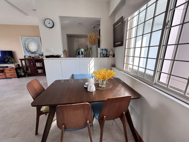 Gardenvista, 960 Dunearn Road, 3 Bedrooms, 1,130 sqft, Condominium For Sale, by Veronica Lee, 500177713 - Dining Room - PropertyGuru.com.sg