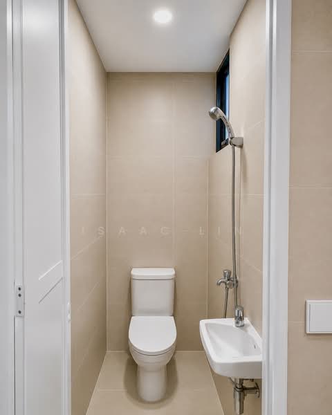 Stirling Residences, 25 Stirling Road, 3 Bedrooms, 1,055 sqft, Condominium For Sale, by Isaac Lin, 500177723 - Bathroom - PropertyGuru.com.sg