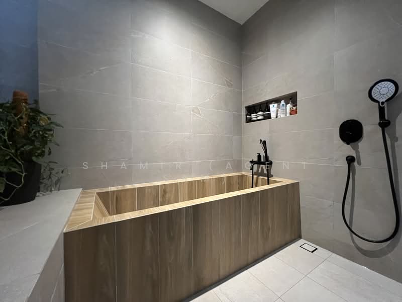 City Square Residences, 14 Kitchener Link, 3 Bedrooms, 1,206 sqft, Condominium For Sale, by Shamir (Agent SAM), 500177752 - Bathroom - PropertyGuru.com.sg