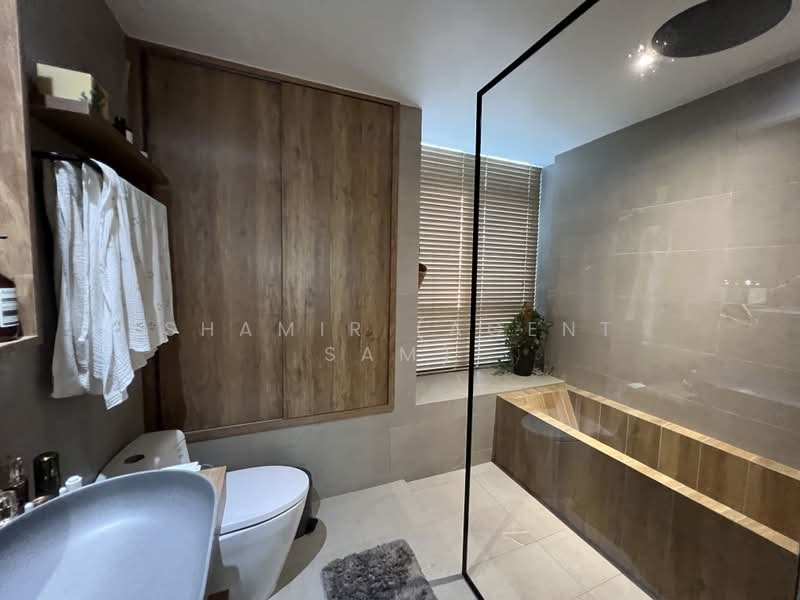 City Square Residences, 14 Kitchener Link, 3 Bedrooms, 1,206 sqft, Condominium For Sale, by Shamir (Agent SAM), 500177752 - Bathroom - PropertyGuru.com.sg