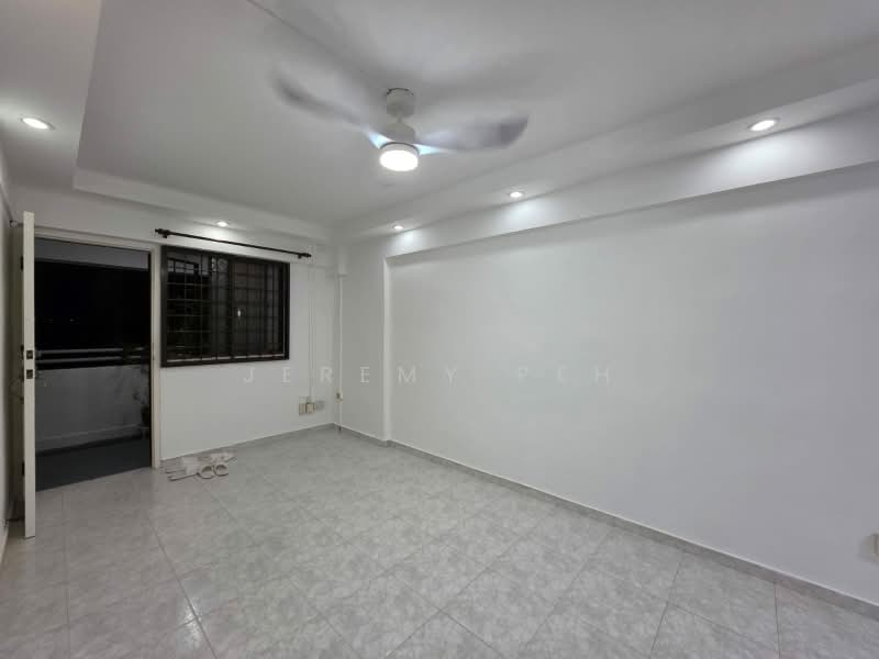 5 Lorong Lew Lian, 5 Lorong Lew Lian, 2 Bedrooms, 689 sqft, HDB Flat For Sale, by Jeremy Peh, 500177757 - Living Room - PropertyGuru.com.sg