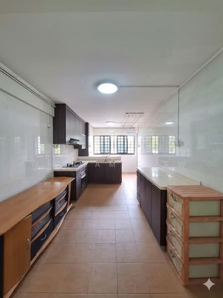 180 Ang Mo Kio Avenue 5, 180 Ang Mo Kio Avenue 5, 2 Bedrooms, 732 sqft, HDB Flat For Sale, by William Chew, 500177760 - Kitchen - PropertyGuru.com.sg