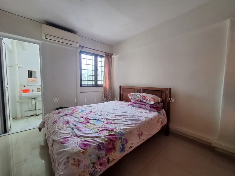 180 Ang Mo Kio Avenue 5, 180 Ang Mo Kio Avenue 5, 2 Bedrooms, 732 sqft, HDB Flat For Sale, by William Chew, 500177760 - Bedroom - PropertyGuru.com.sg
