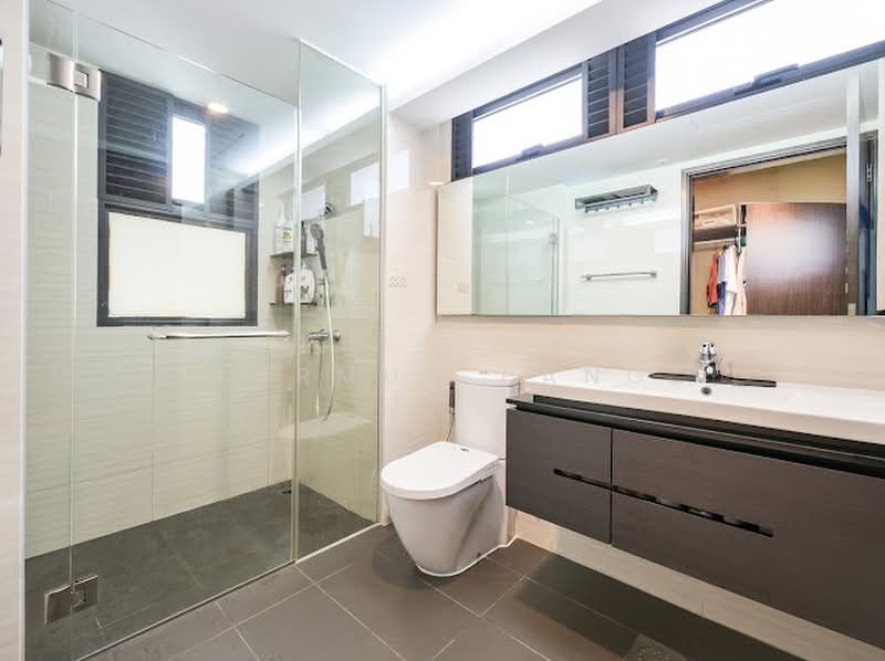 Riverparc Residence, 90 Punggol Drive, 3 Bedrooms, 1,076 sqft, Executive Condominium For Sale, by Karmun Pang, 500177766 - Bathroom - PropertyGuru.com.sg
